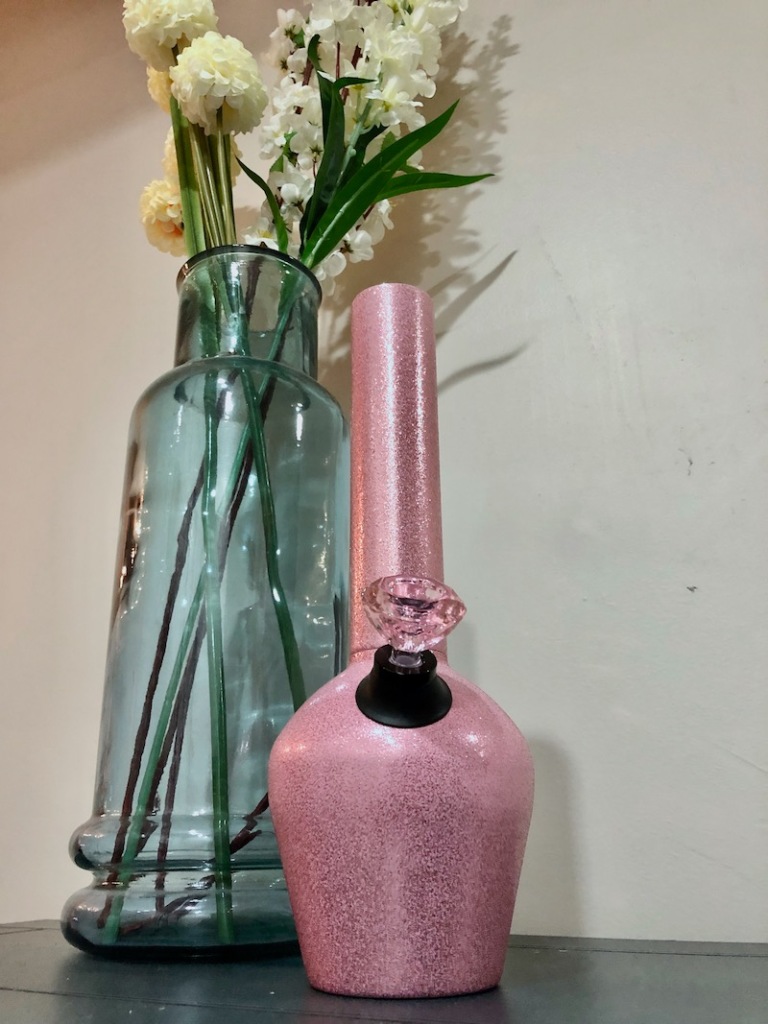 Stiletto Stonerz Smoke Boutique - Limited edition Pink Glitterbomb CHILL Pipe.  